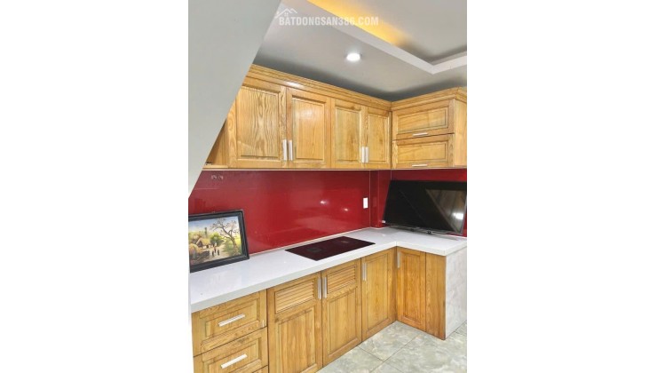 Nhà Giá Rẻ  Quận 9- Gần Metro-4 Tầng-An Ninh-Sổ Riêng-Sát Chợ -Chỉ 5,85Tỷ